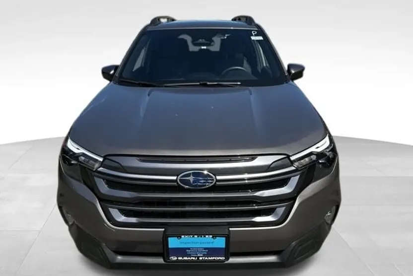2025 Subaru Forester Premium Base photo 1