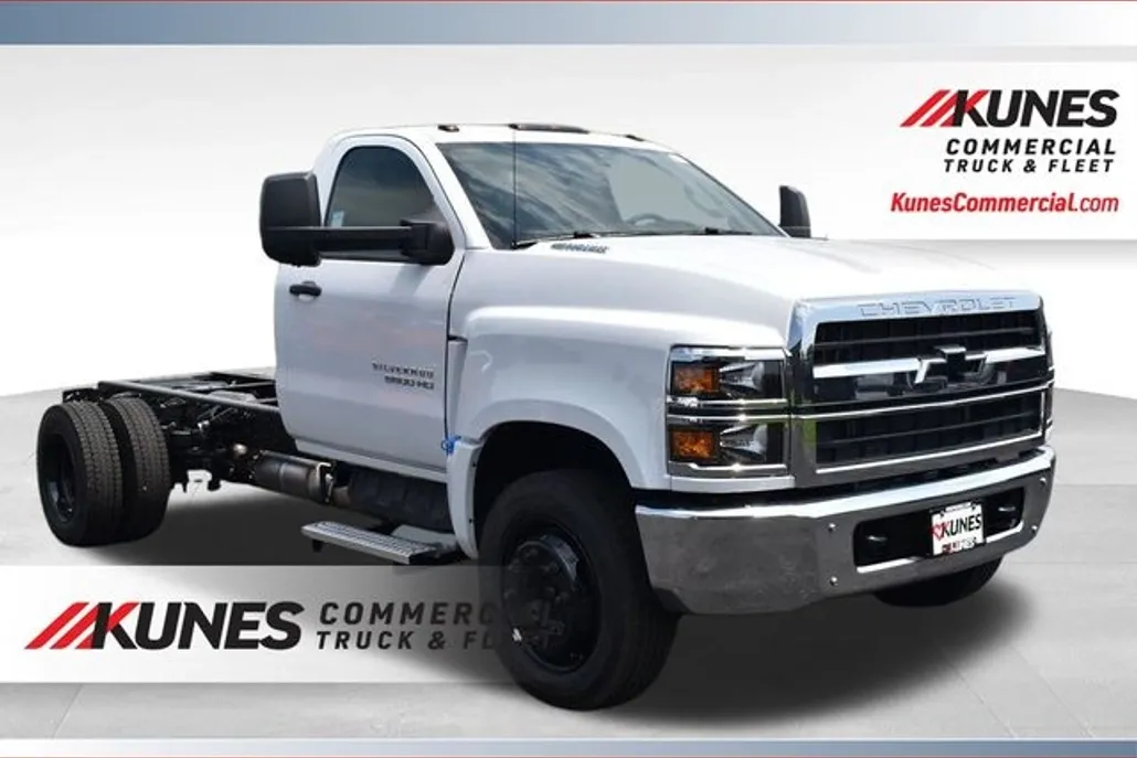 2024 Chevrolet Silverado 5500HD Work Truck photo 1