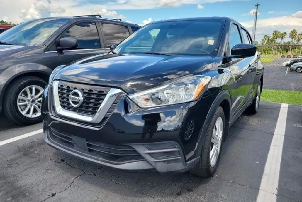 2020 Nissan Kicks S photo 1