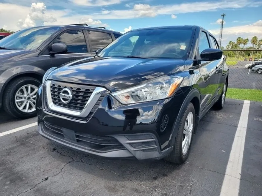 2020 Nissan Kicks S photo 1