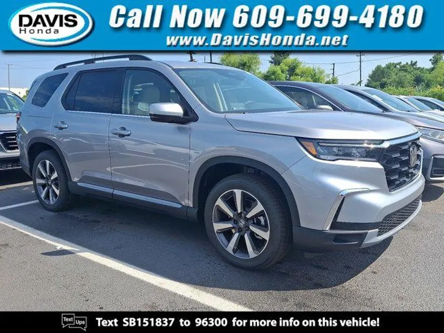 2025 Honda Pilot Touring photo 1