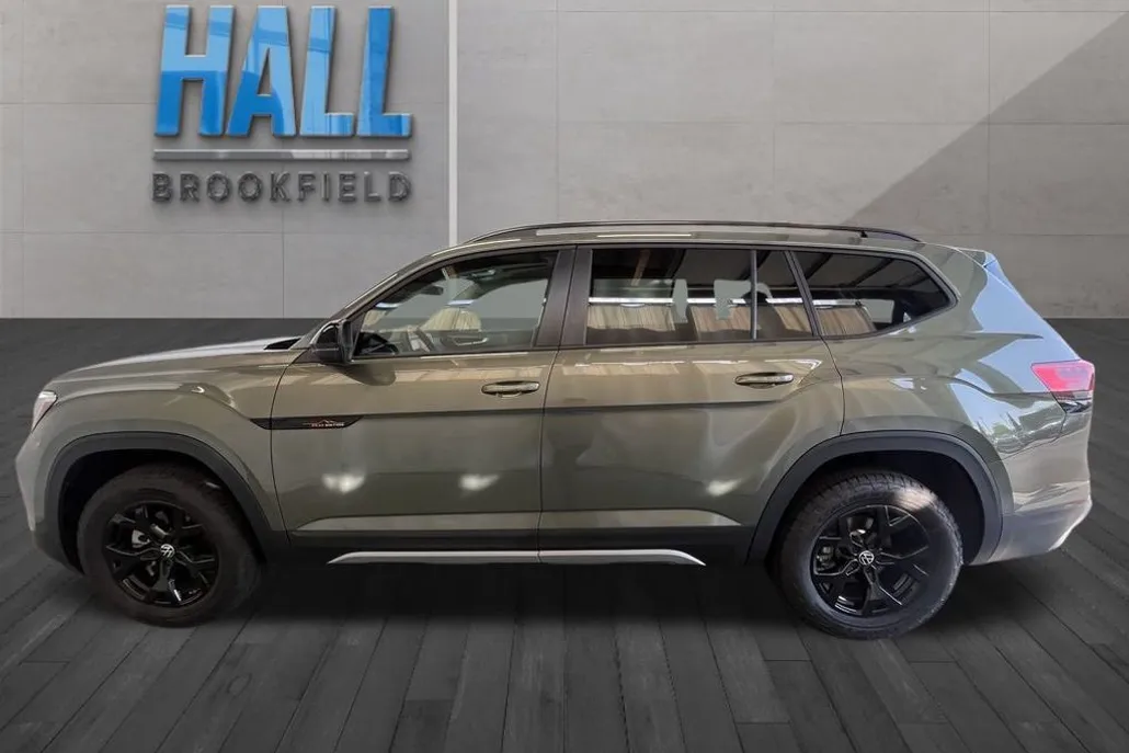 2025 Volkswagen Atlas Peak Edition SE photo 1