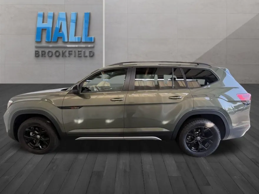 2025 Volkswagen Atlas Peak Edition SE photo 1