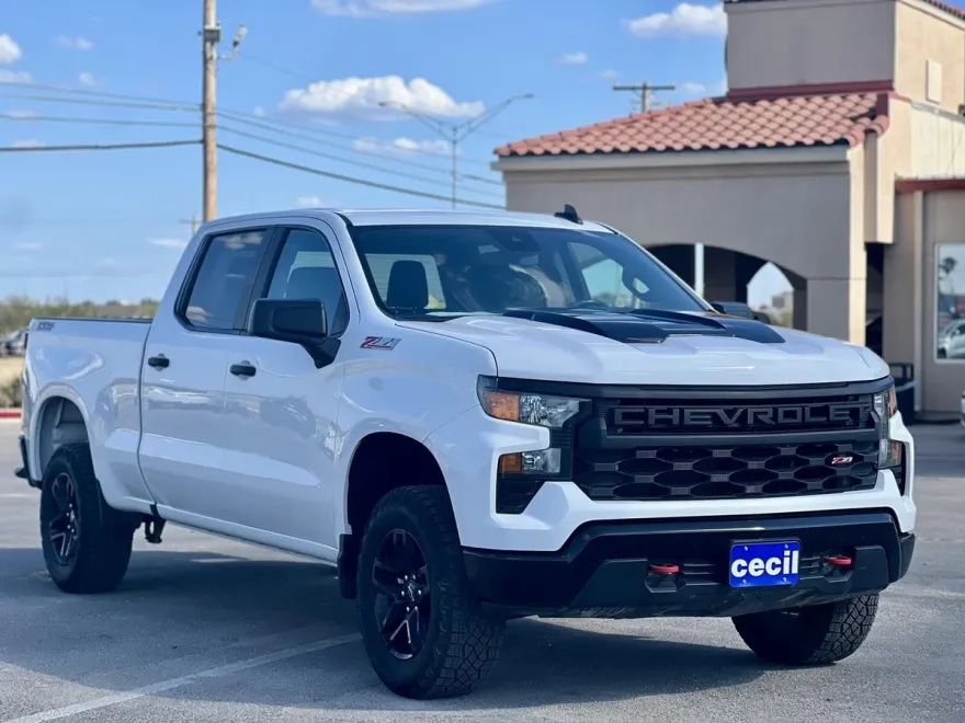 2023 Chevrolet Silverado 1500 Custom Trail Boss photo 1