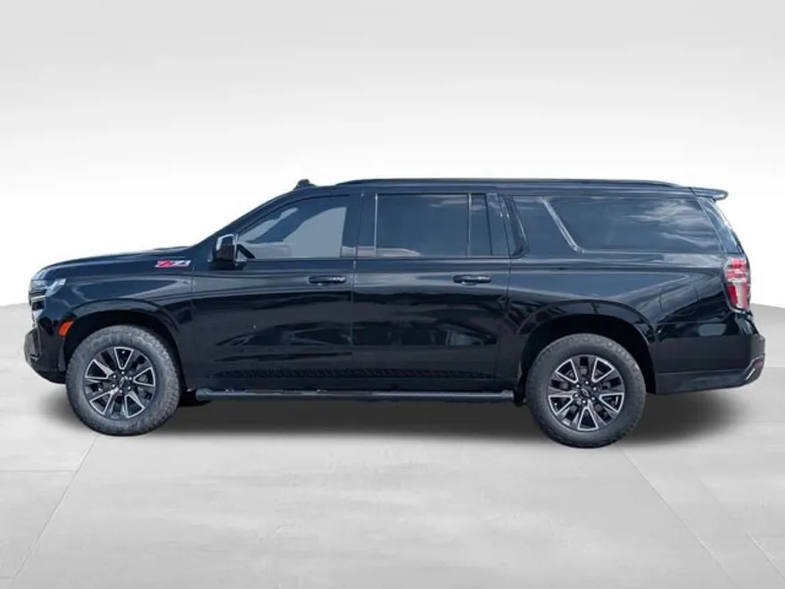 2023 Chevrolet Suburban Z71 photo 1
