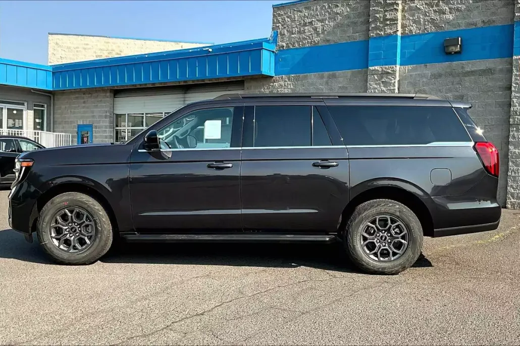 2025 Ford Expedition MAX photo 1