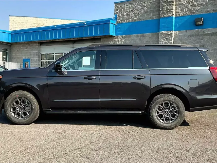 2025 Ford Expedition MAX photo 1