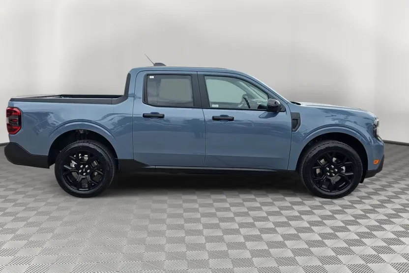2025 Ford Maverick XLT photo 1