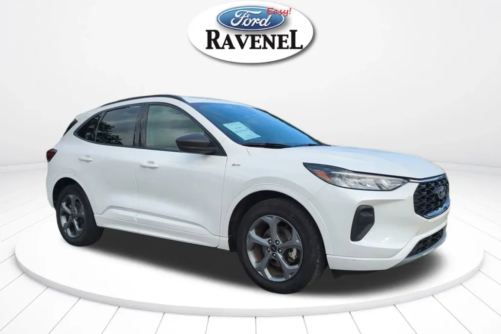 2024 Ford Escape ST-Line photo 1
