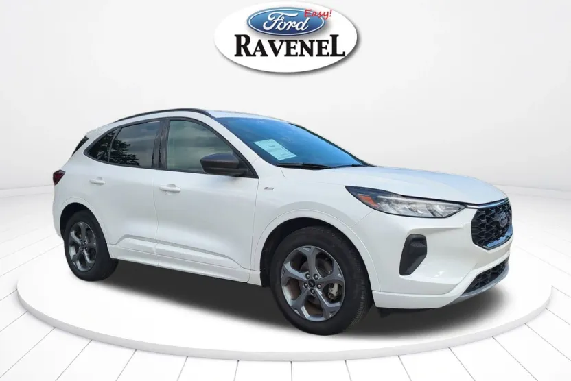 2024 Ford Escape ST-Line photo 1