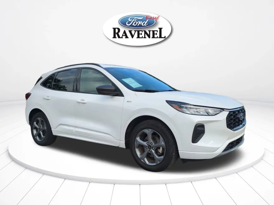 2024 Ford Escape ST-Line photo 1