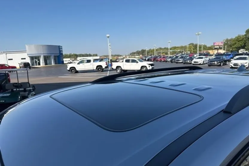 2023 Chevrolet Traverse RS photo 1
