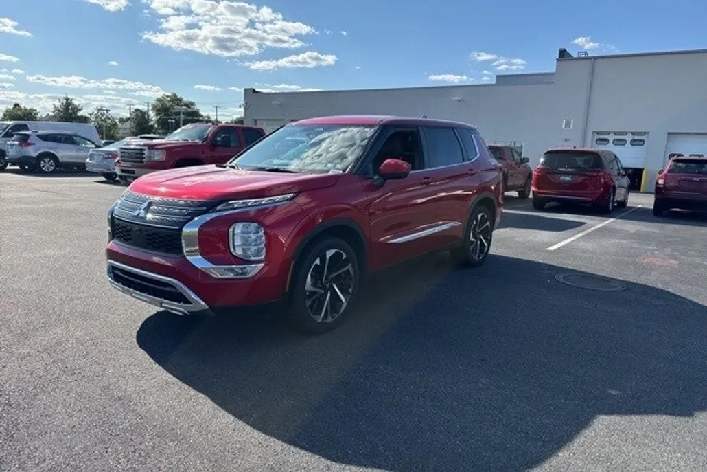 2022 Mitsubishi Outlander SE photo 1
