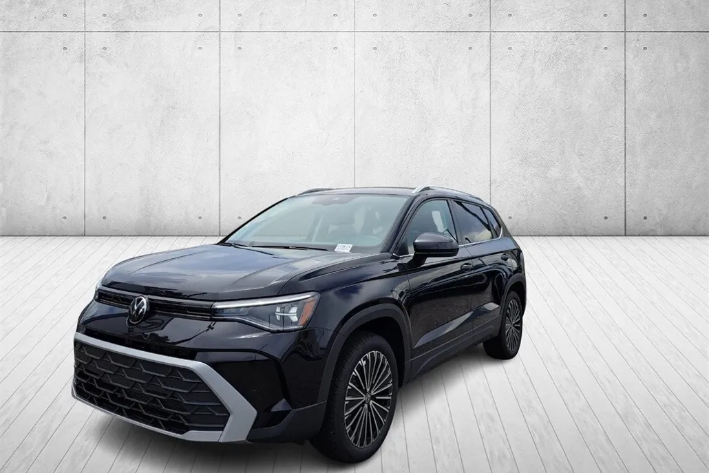 2025 Volkswagen Taos SE photo 1