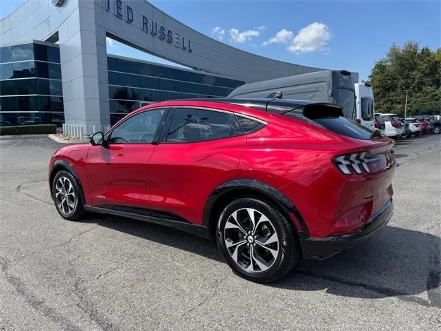 2021 Ford Mustang Mach-E Premium photo 7