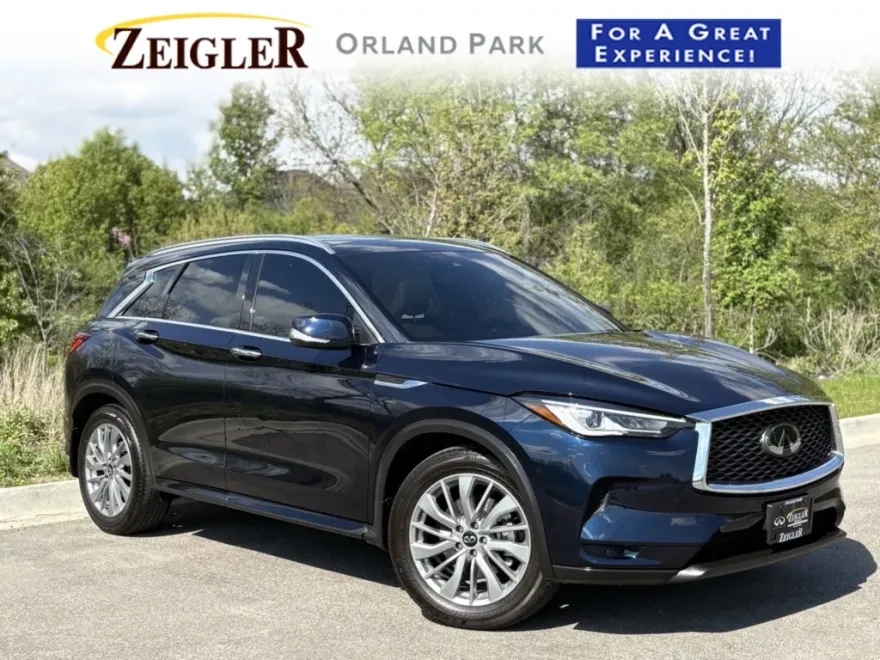 2023 Infiniti QX50 Luxe AWD photo 1