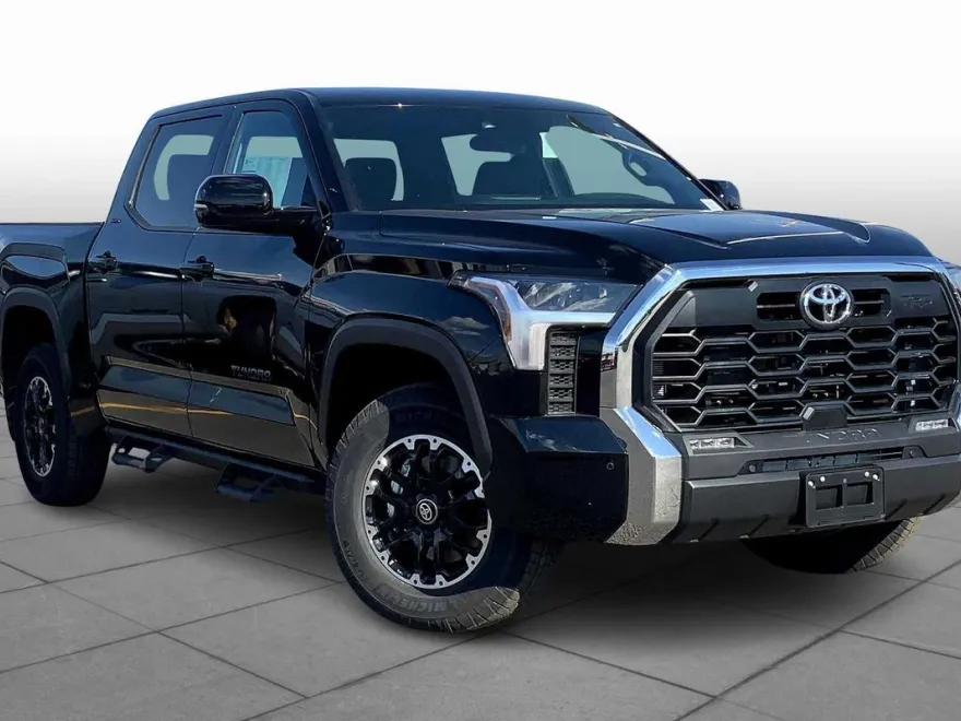 2026 Toyota Tundra SR5 CrewMax photo 1