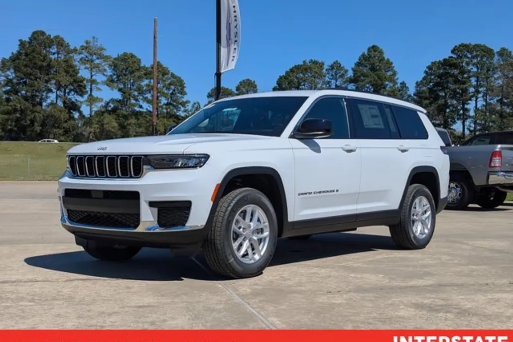 2025 Jeep Grand Cherokee Laredo photo 1