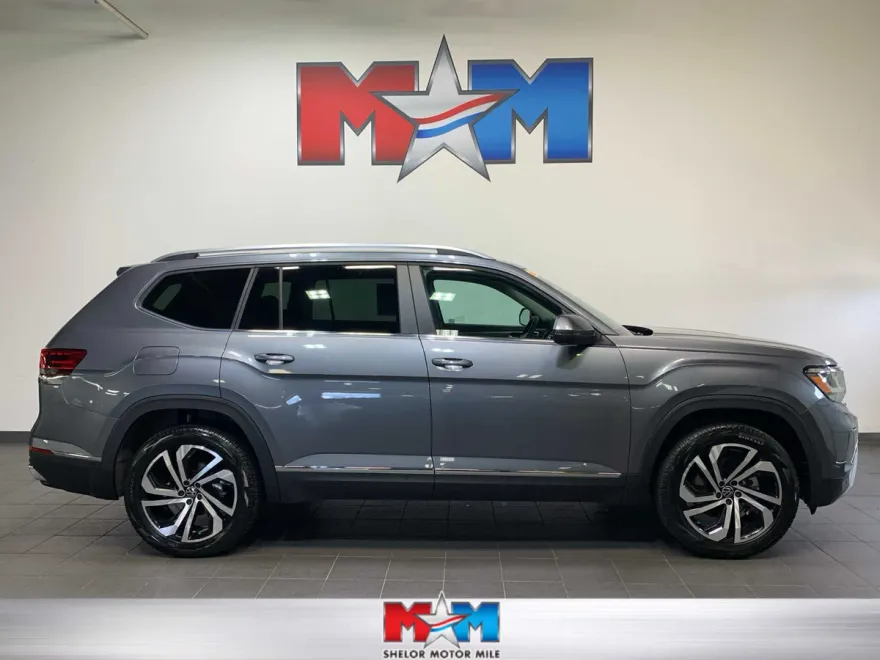2023 Volkswagen Atlas SEL photo 1