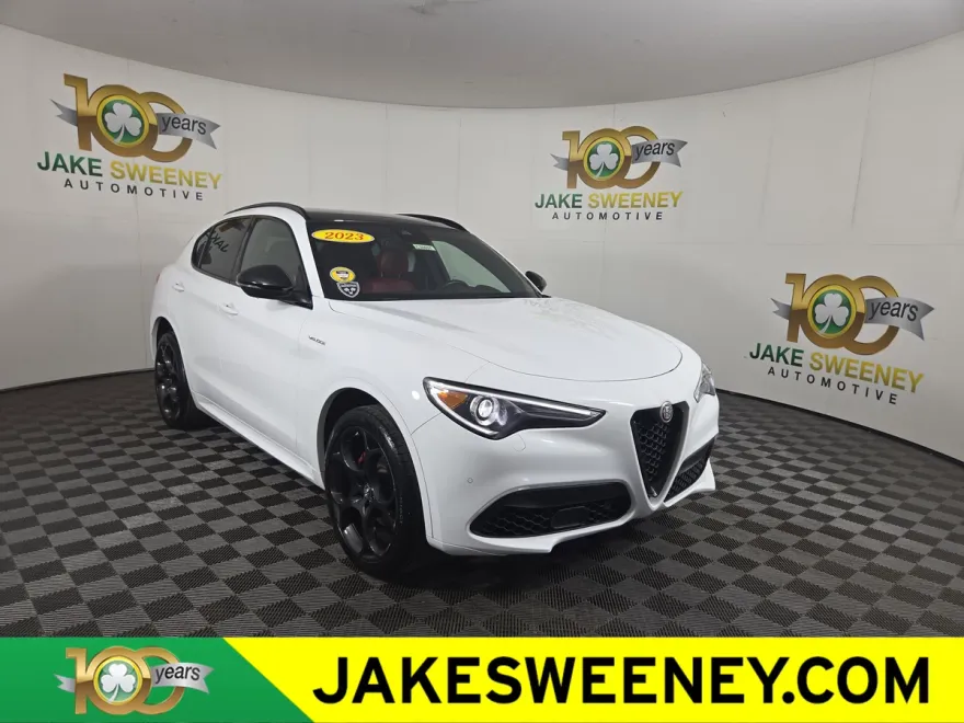 2023 Alfa Romeo Stelvio Ti photo 1