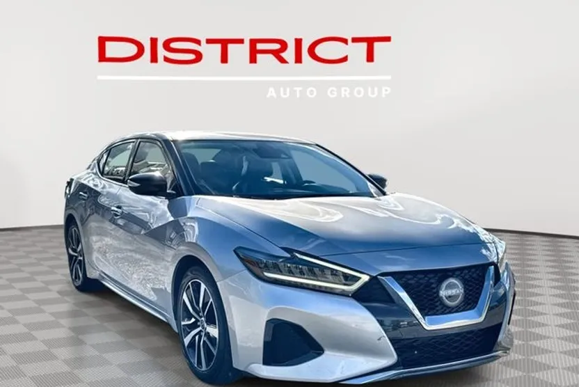 2023 Nissan Maxima SV photo 1