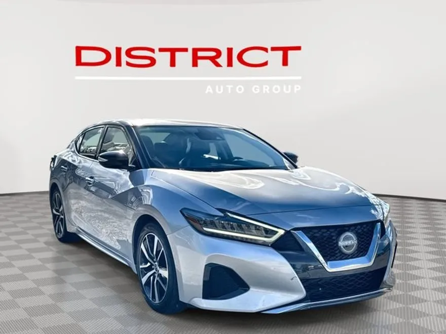 2023 Nissan Maxima SV photo 1