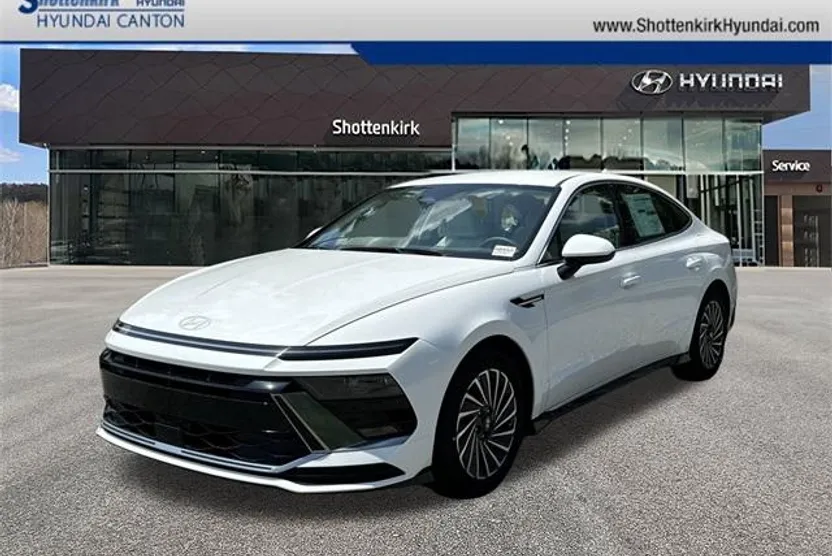 2025 Hyundai Sonata Hybrid SEL photo 1
