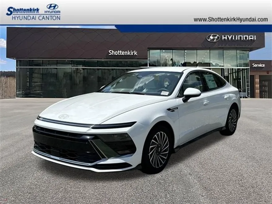 2025 Hyundai Sonata Hybrid SEL photo 1