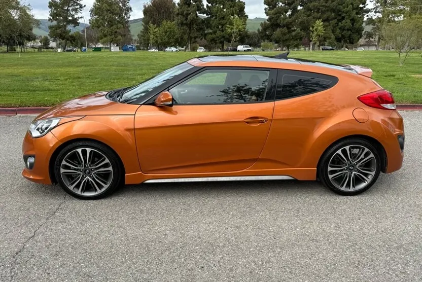 2017 Hyundai Veloster Turbo photo 1
