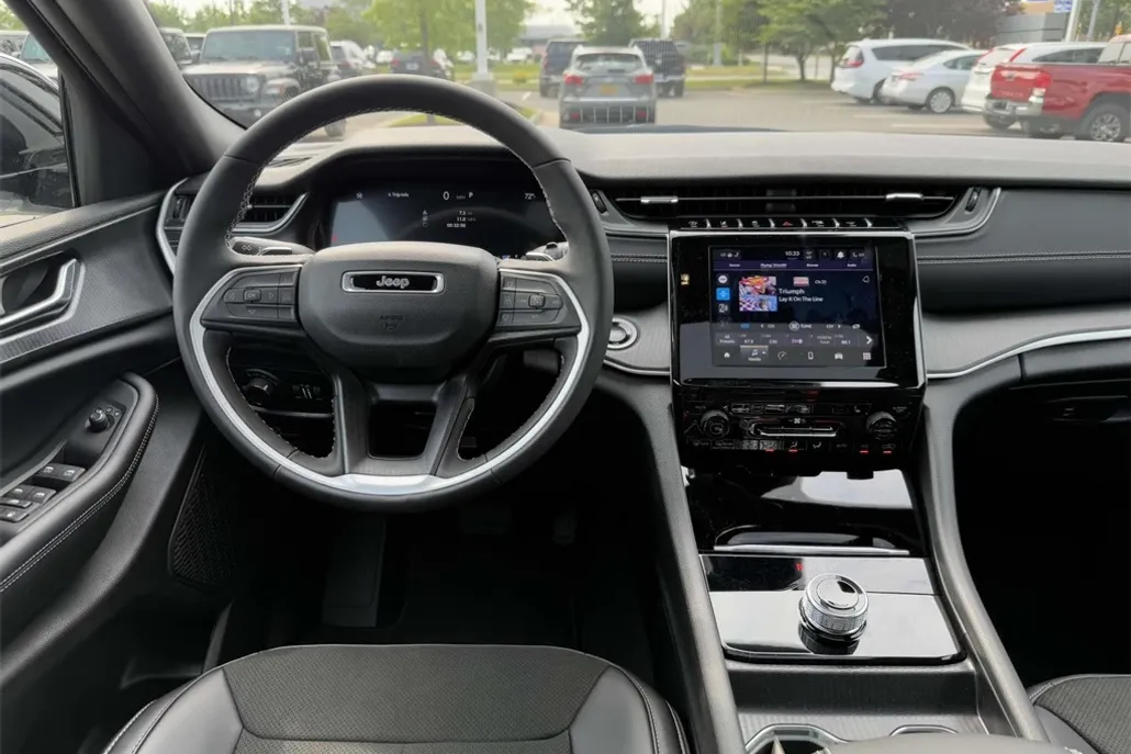 2025 Jeep Grand Cherokee Altitude X photo 1