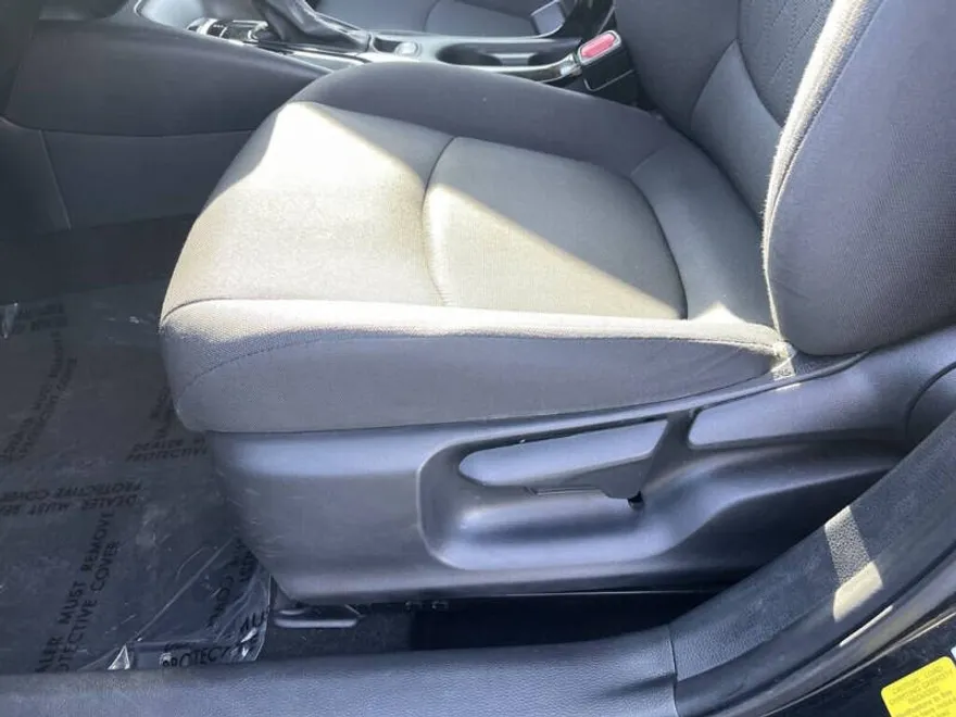 2022 Toyota Corolla LE photo 1
