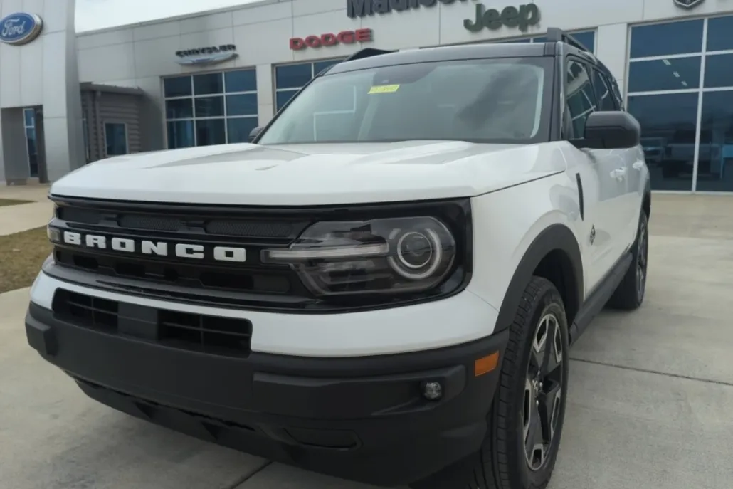 2024 Ford Bronco Sport Outer Banks photo 1