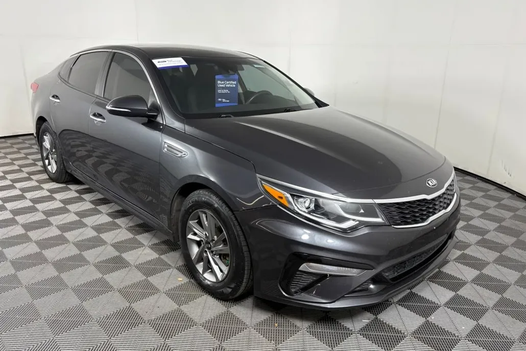 2019 Kia Optima LX photo 1