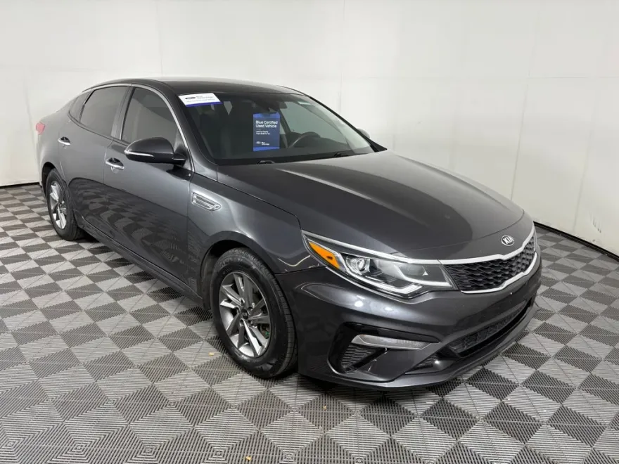 2019 Kia Optima LX photo 1