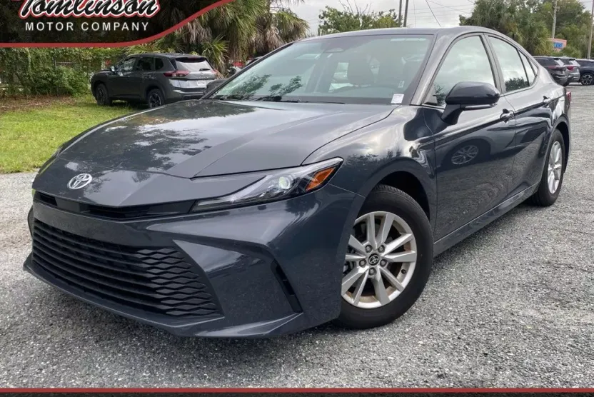 2025 Toyota Camry LE photo 1