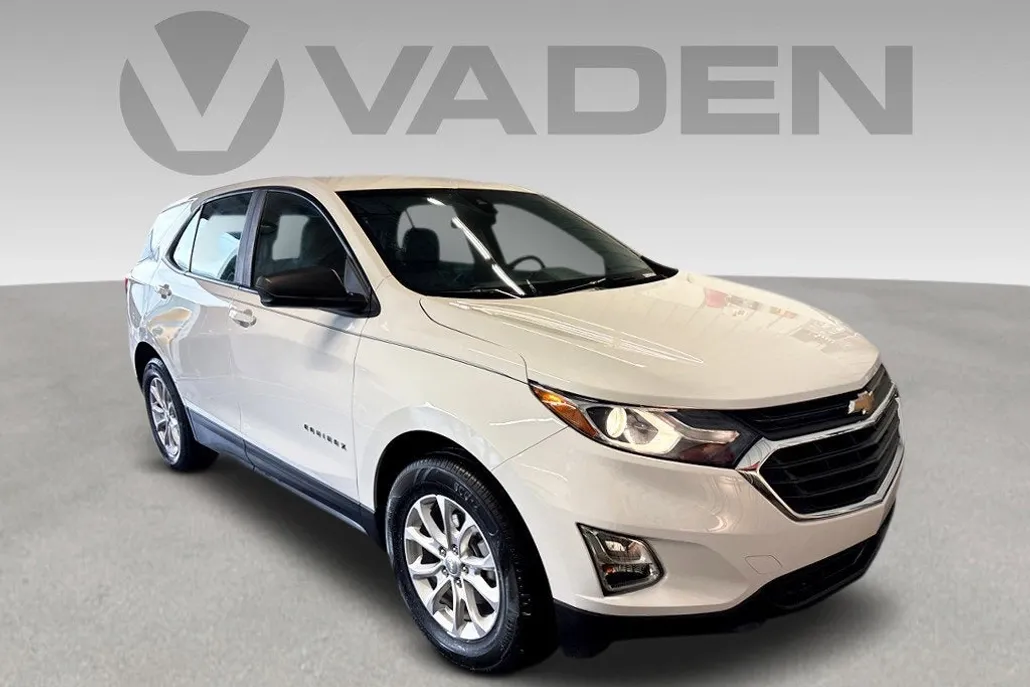 2021 Chevrolet Equinox LS photo 1