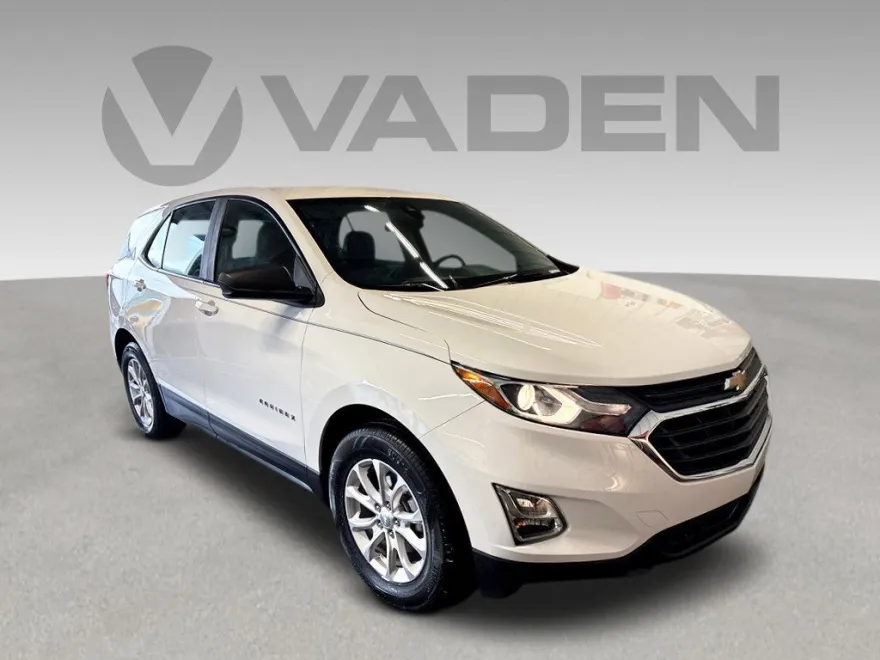 2021 Chevrolet Equinox LS photo 1