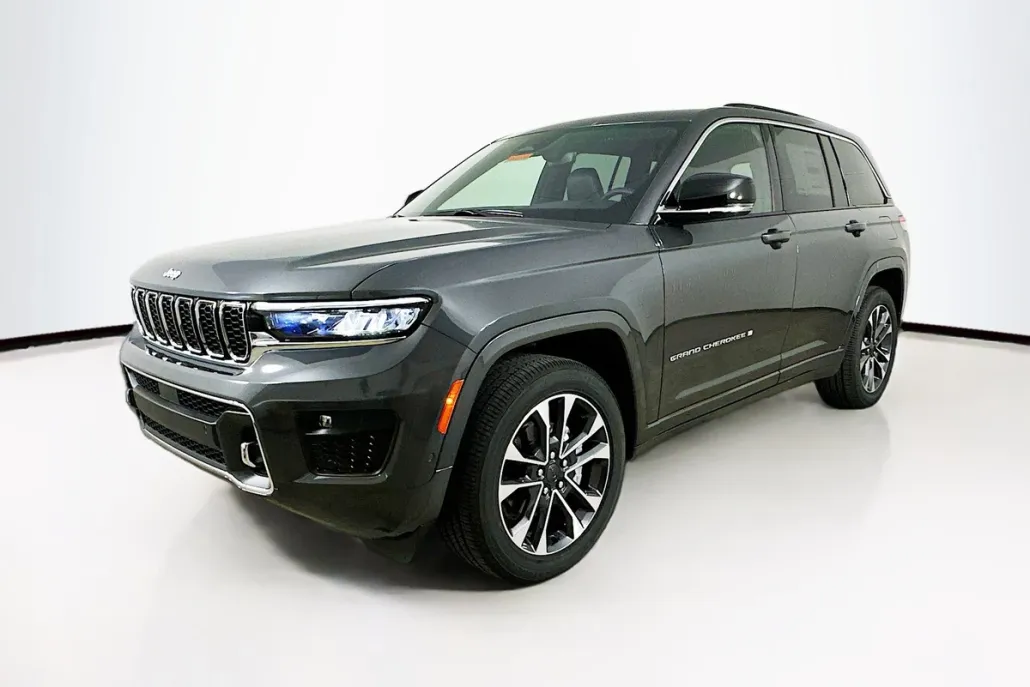 2025 Jeep Grand Cherokee Overland photo 1