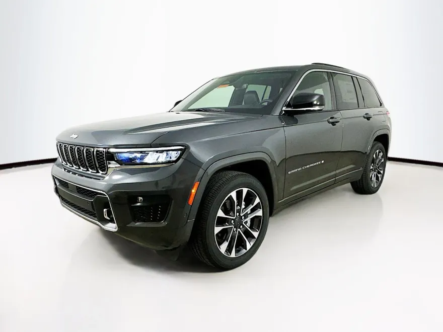 2025 Jeep Grand Cherokee Overland photo 1