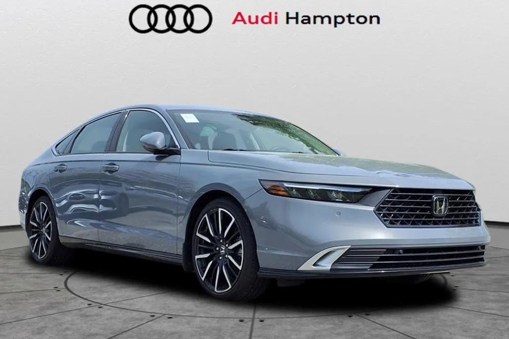 2023 Honda Accord Hybrid Touring photo 1