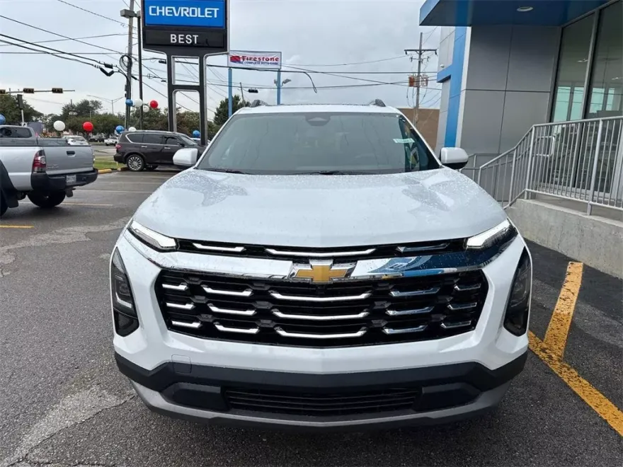 2026 Chevrolet Equinox LT photo 1
