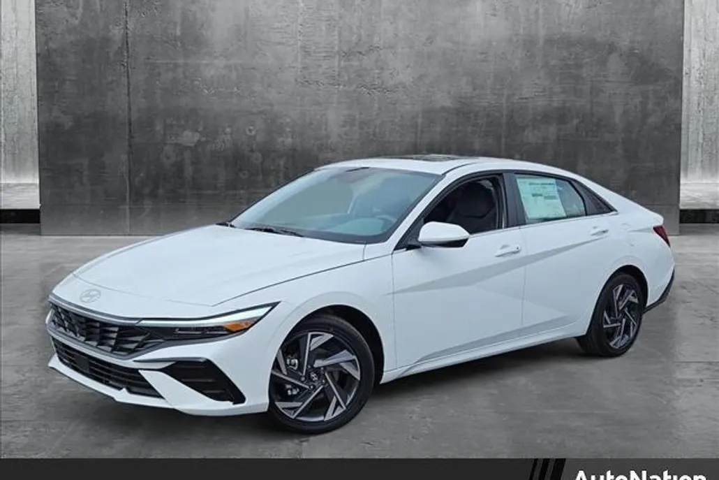 2025 Hyundai Elantra SEL Convenience photo 1