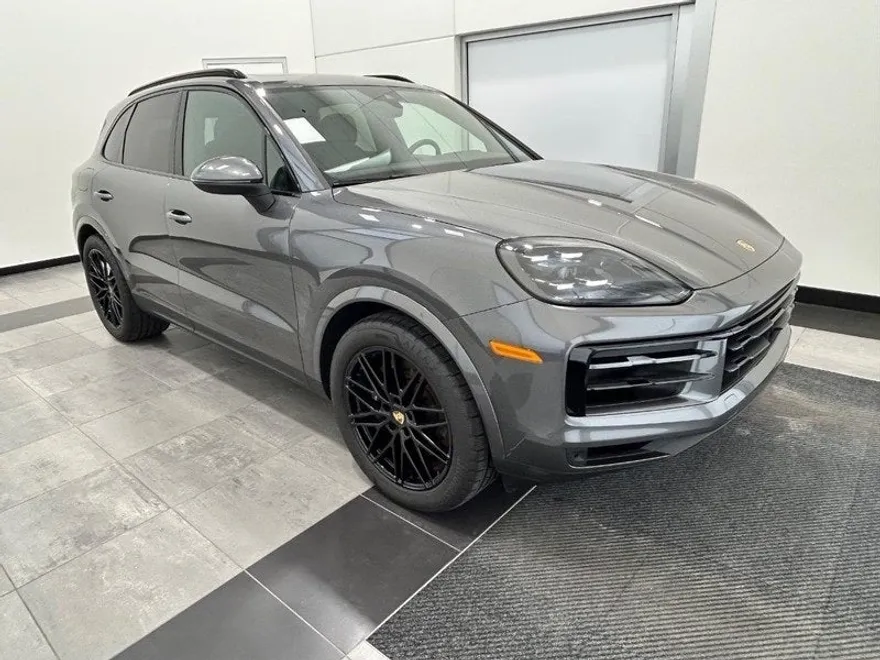 2024 Porsche Cayenne Base photo 10