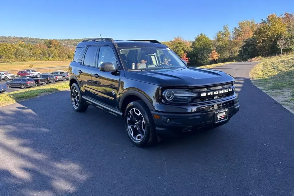 2021 Ford Bronco Sport Outer Banks photo 1