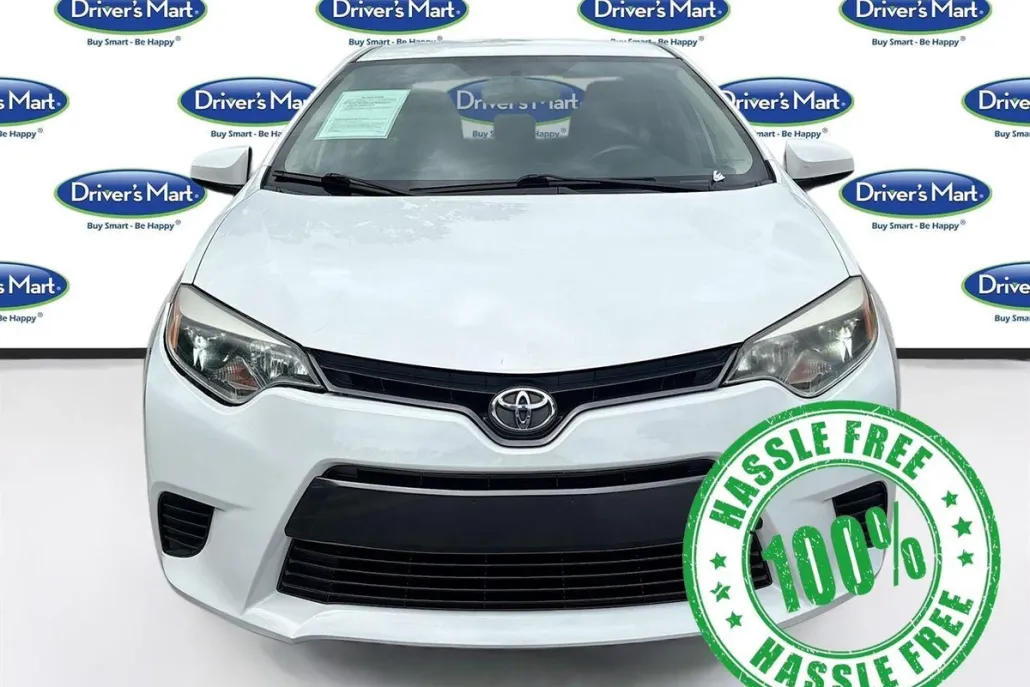 2016 Toyota Corolla LE photo 1