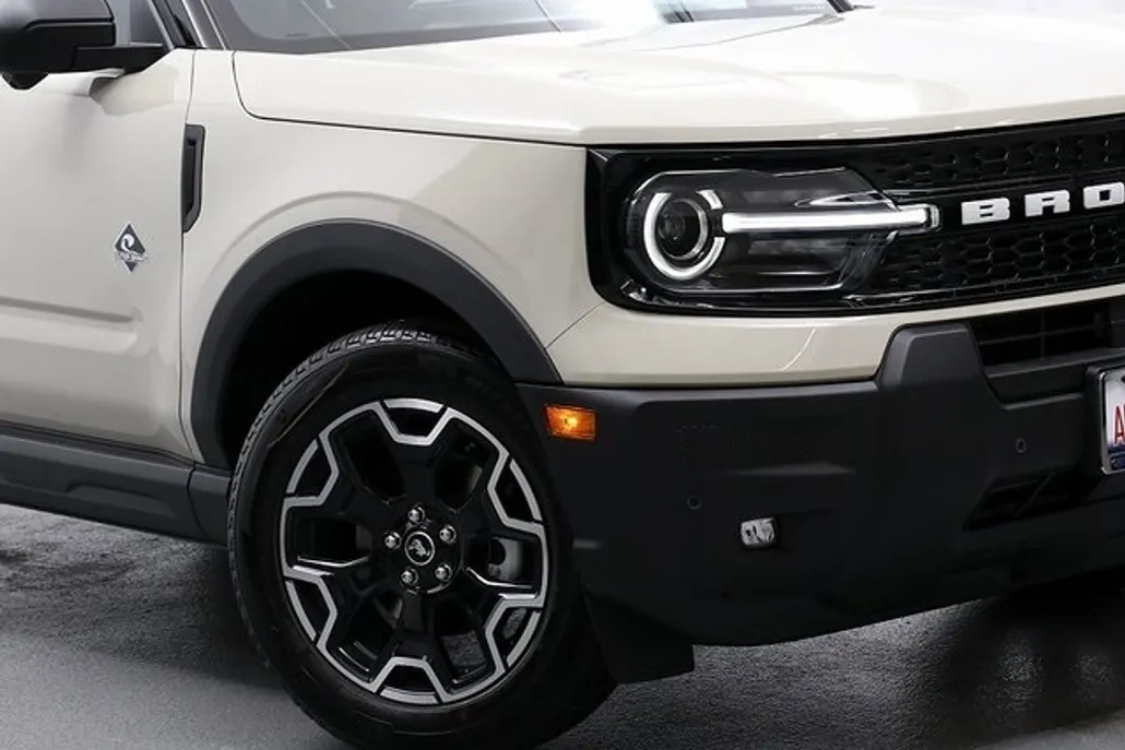 2025 Ford Bronco Sport Outer Banks photo 1
