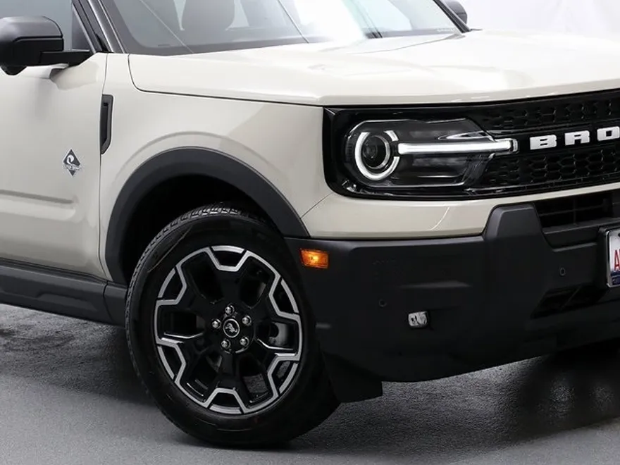 2025 Ford Bronco Sport Outer Banks photo 1