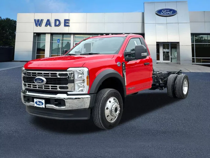 2023 Ford F-600 photo 1