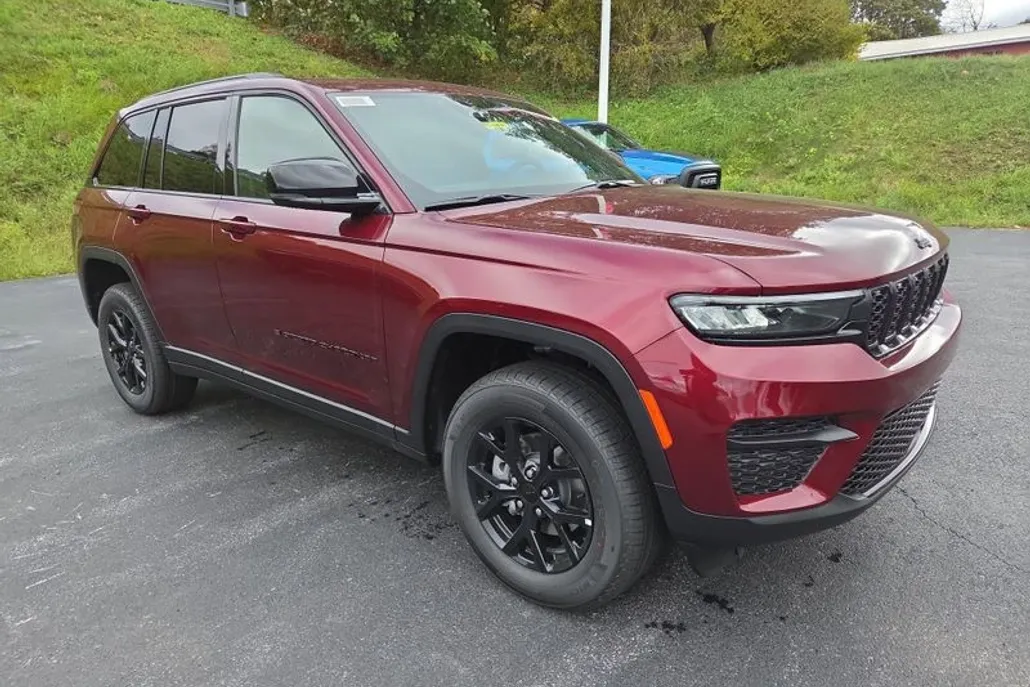 2025 Jeep Grand Cherokee Altitude photo 1