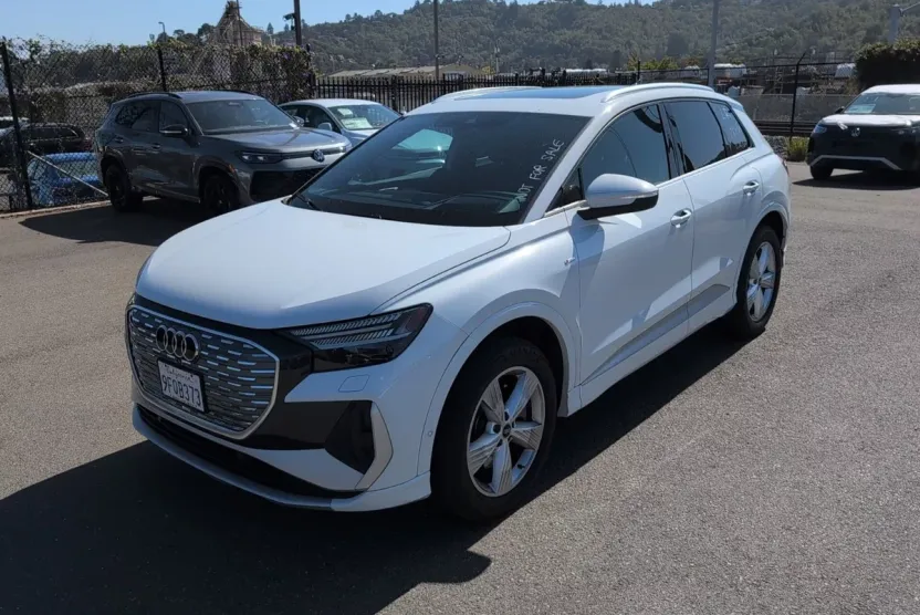 2023 Audi Q4 50 E-tron Prestige photo 1